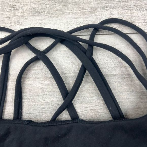 Athlete strappy sports bra - Picture 2 of 6